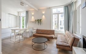 Light Modern Apartment In The Heart Of Antwerp